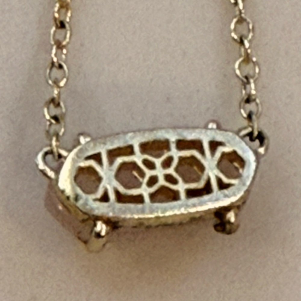 Kendra Scott Elisa Gold short pendant Necklace with pale pink - Picture 9 of 9